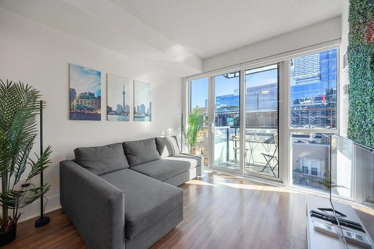Spectacular Suite In The Heart Of Toronto Apartmán
