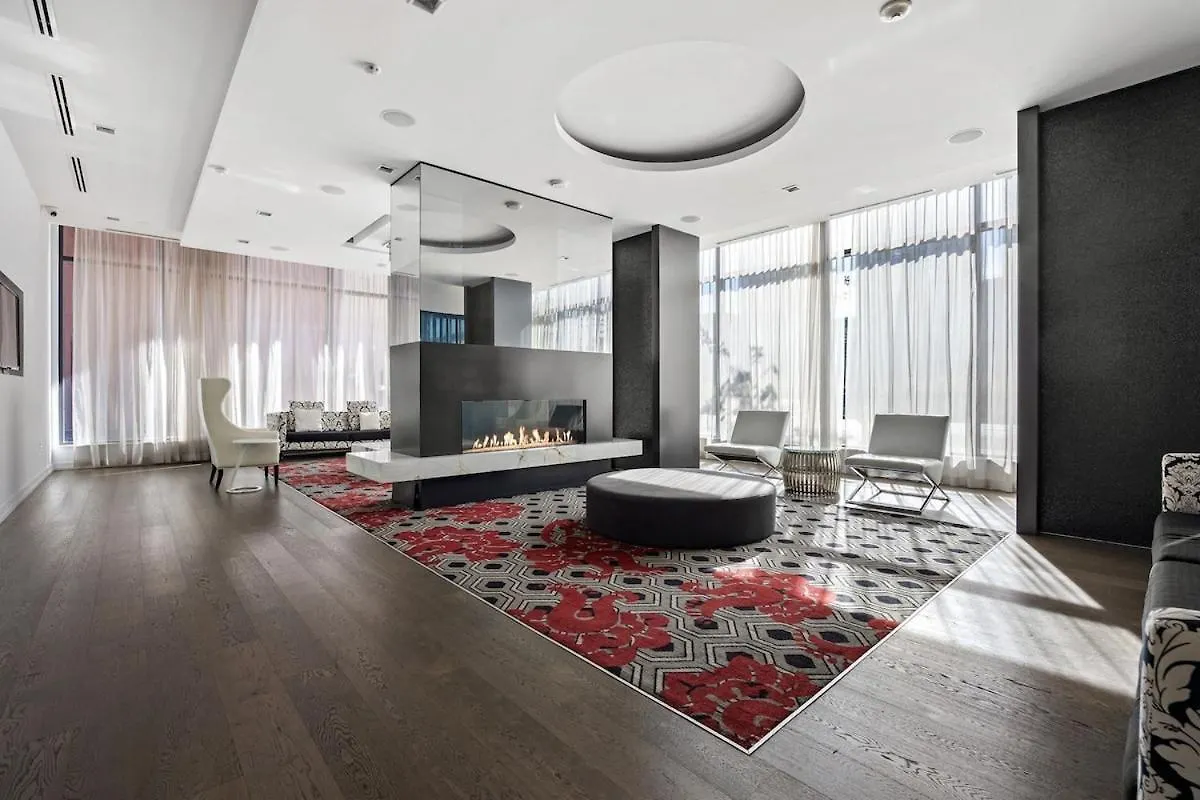 Spectacular Suite In The Heart Of Toronto Apartment